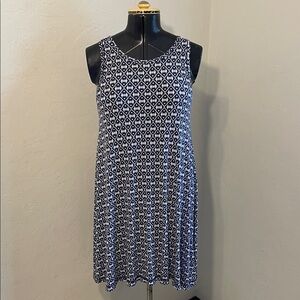 Sleeveless Black and White Patterned Dress